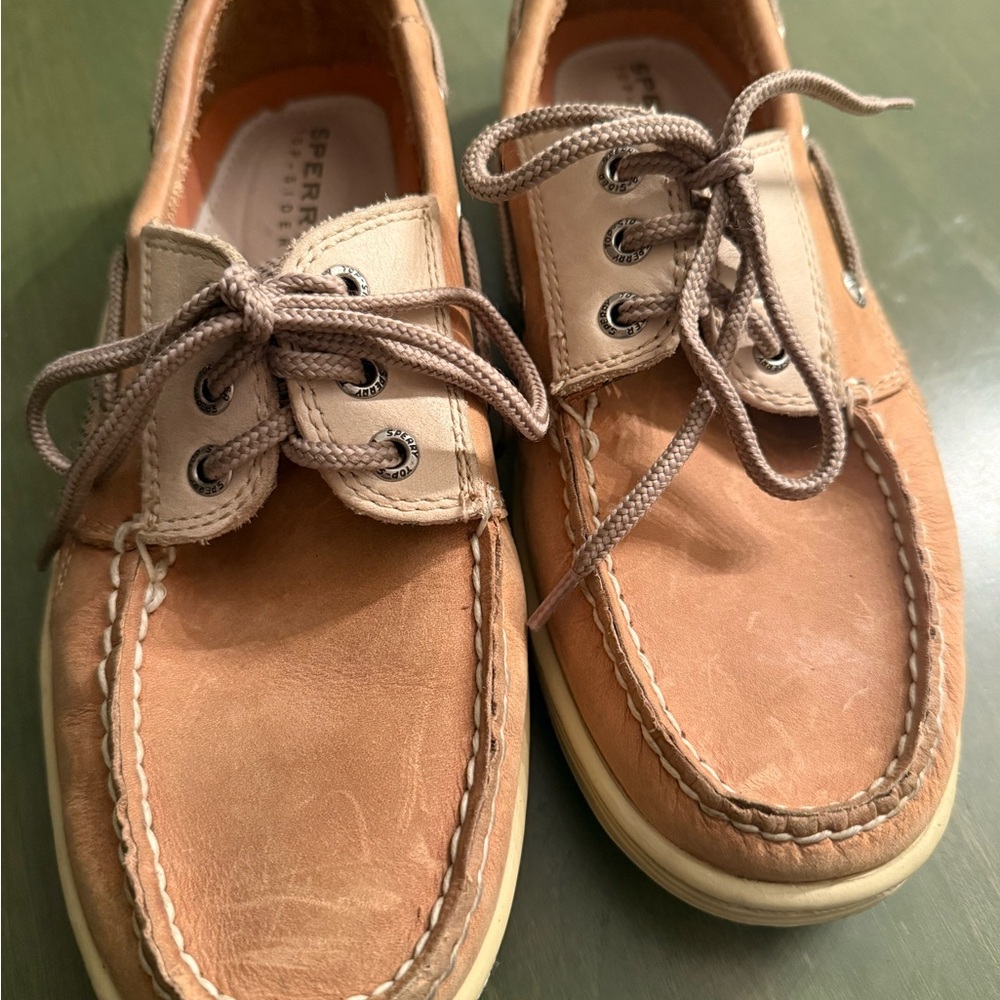 Sperry Men's Light Brown Leather Boat Shoes with Beige Eyelets